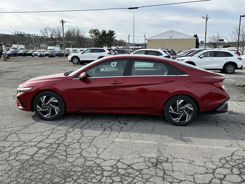 Certified 2024 Hyundai Elantra Limited image 5