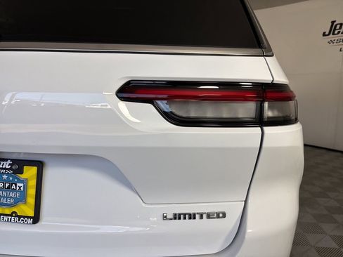 Used 2022 Jeep Grand Cherokee L Limited image 39