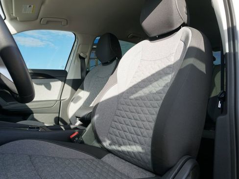 Used 2025 Volkswagen Tiguan S image 17