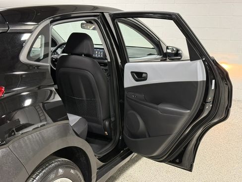 Used 2019 Hyundai Kona SE AWD/4WD image 48