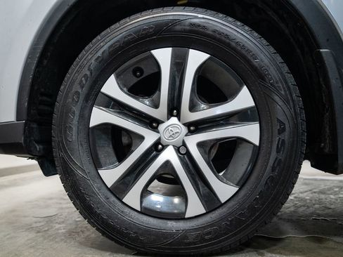 Certified 2018 Toyota RAV4 LE image 9