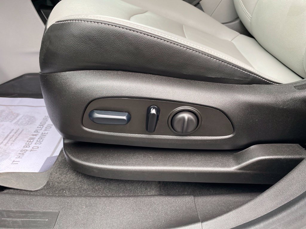 Used 2023 GMC Terrain SLT w/ Infotainment Package II AWD/4WD image 11