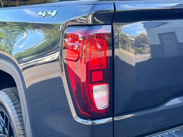 Used 2024 GMC Sierra 1500 Elevation w/ Preferred Package AWD/4WD image 13