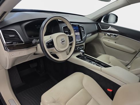 Used 2017 Volvo XC90 T6 Momentum w/ Vision Package AWD/4WD image 17