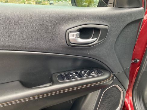 Used 2021 Jeep Compass Latitude FWD image 27