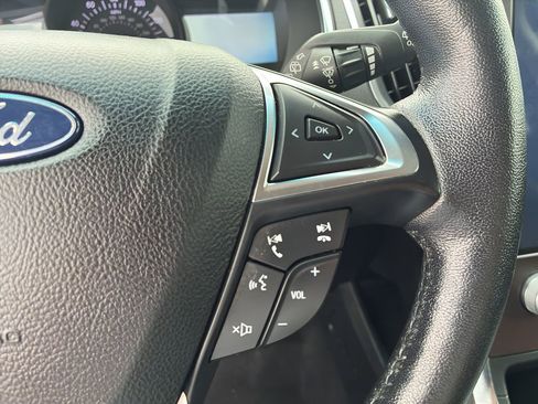 Used 2021 Ford Edge Titanium image 18