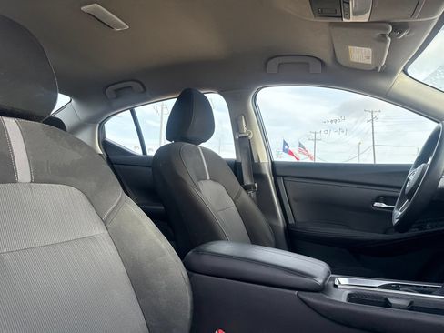 Certified 2025 Nissan Sentra SV FWD image 25