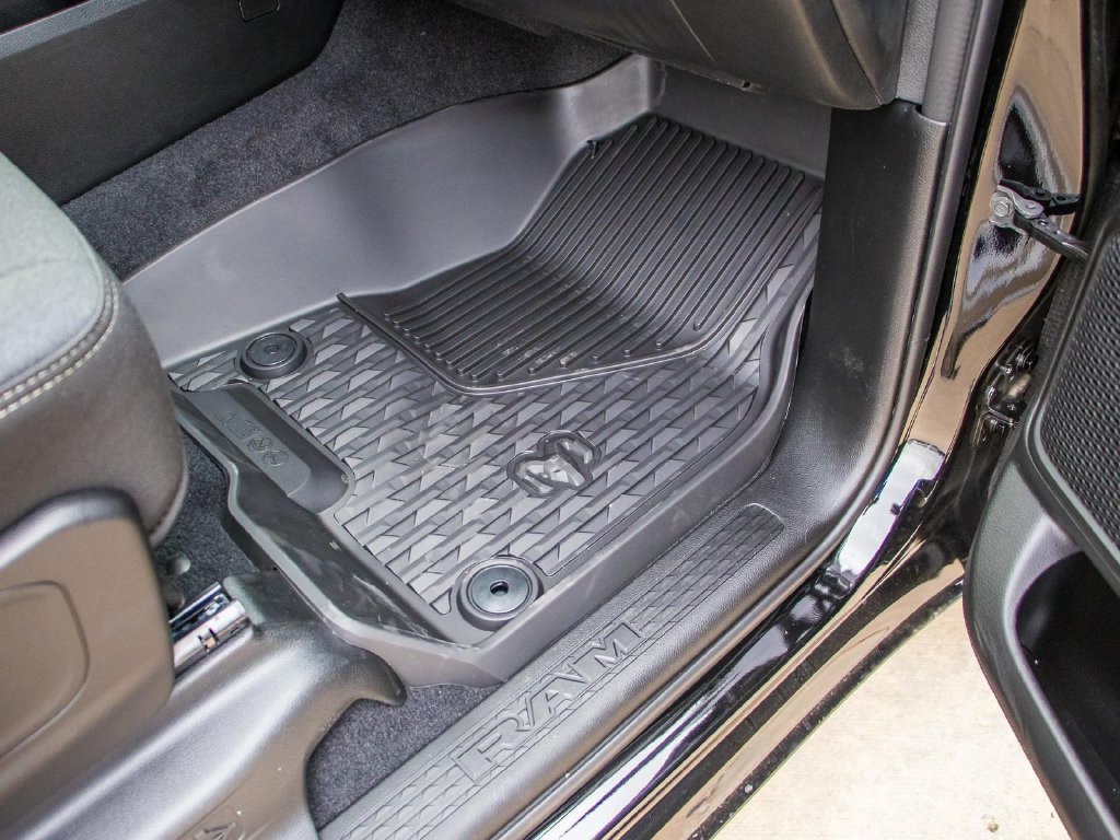 Used 2025 RAM 1500 Big Horn AWD/4WD image 16