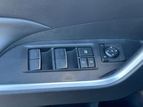 Used 2024 Toyota RAV4 XLE image 24