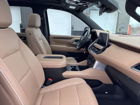 Used 2024 Chevrolet Tahoe Premier AWD/4WD image 37
