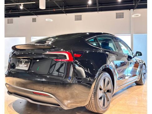 Used 2024 Tesla Model 3 Standard Range image 13