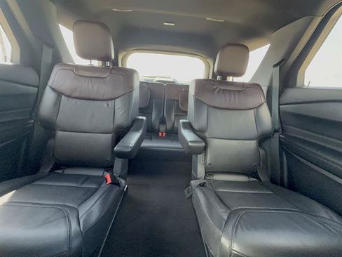 Used 2023 Ford Explorer Platinum w/ Technology Package AWD/4WD image 11