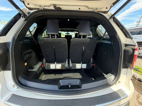 Used 2018 Ford Explorer XLT w/ Equipment Group 202A AWD/4WD image 14