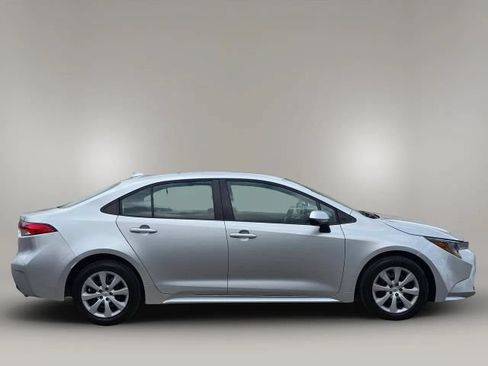 Used 2023 Toyota Corolla LE FWD image 4