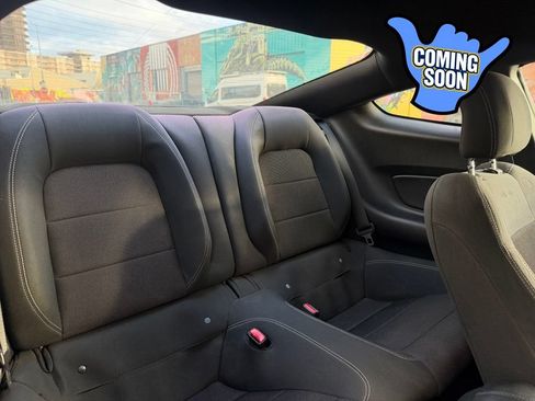 Used 2017 Ford Mustang Coupe RWD image 12