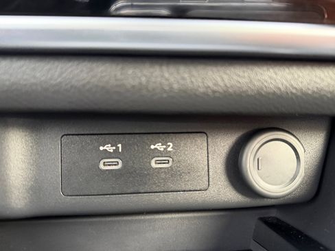 Used 2025 Nissan Rogue S image 31