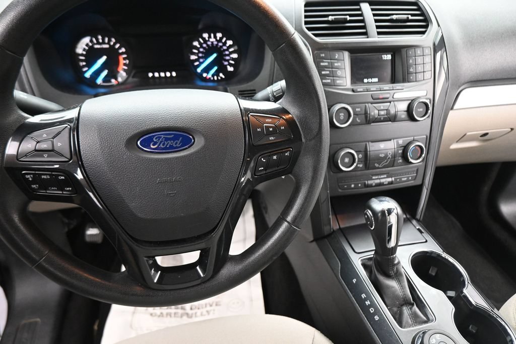 Used 2018 Ford Explorer 4WD w/ Class II Trailer Tow Package image 37