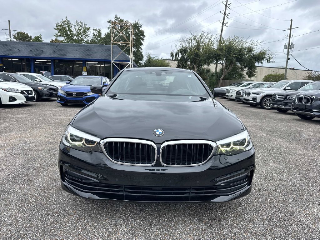 Used 2020 BMW 530i w/ Premium Package RWD image 2