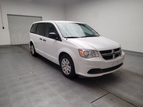 Used 2019 Dodge Grand Caravan SE w/ UConnect Hands-Free Group FWD image 13