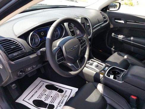 New 2023 Chrysler 300 Touring L w/ Popular Equipment Group image 13