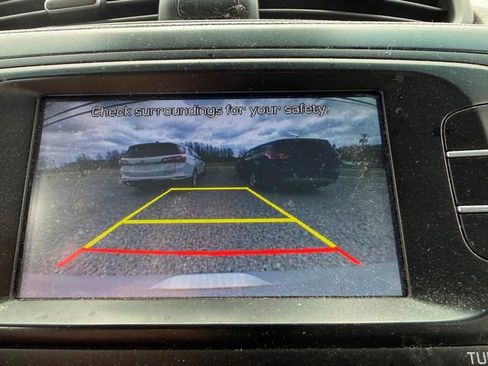 Used 2017 Kia Soul + image 11