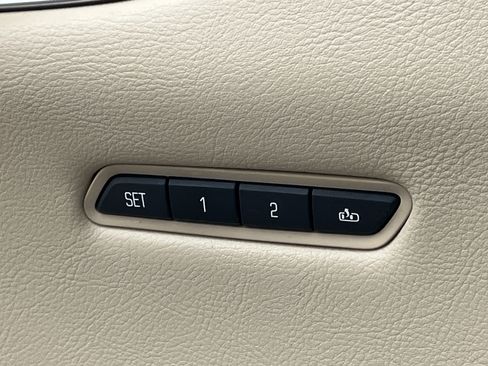 Used 2018 Cadillac XT5 Luxury w/ LPO, Wheel Lock Package image 14