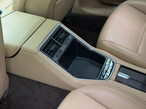 Used 2020 Porsche Panamera image 24