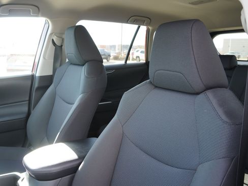 Certified 2025 Toyota RAV4 LE image 19