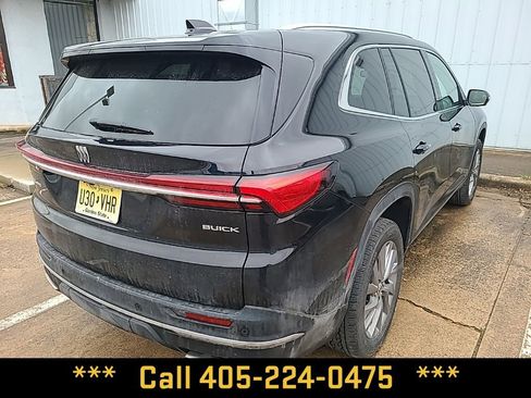 Used 2025 Buick Enclave Preferred image 10