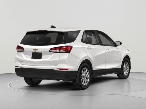 Used 2022 Chevrolet Equinox LT AWD/4WD image 2