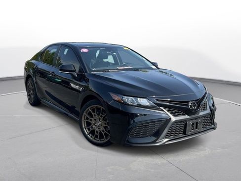 Used 2023 Toyota Camry SE w/ Convenience Package FWD image 4