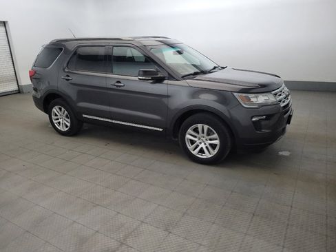 Used 2018 Ford Explorer XLT w/ Equipment Group 201A image 11