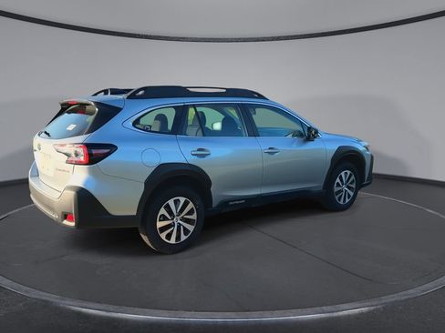 Used 2025 Subaru Outback AWD/4WD image 8