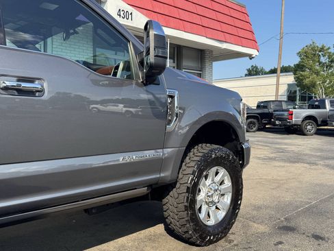 Used 2022 Ford F250 Platinum AWD/4WD image 8