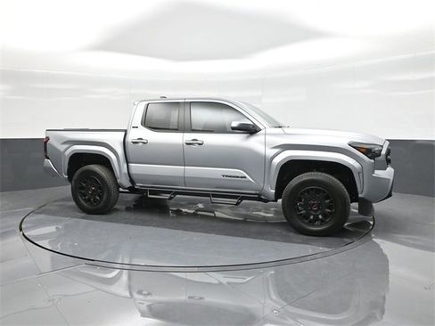 New 2025 Toyota Tacoma SR5 image 17