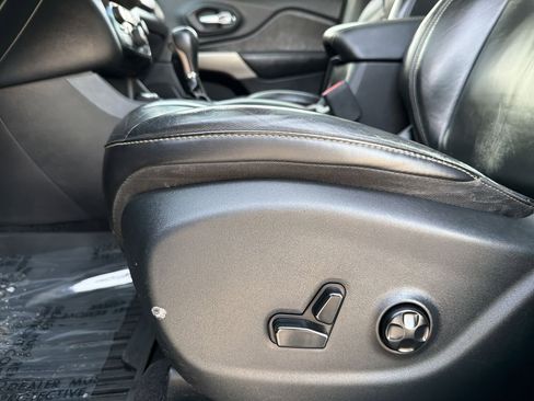 Used 2017 Jeep Cherokee High Altitude image 13