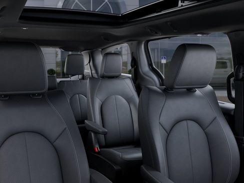 New 2026 Chrysler Pacifica Select AWD/4WD image 29