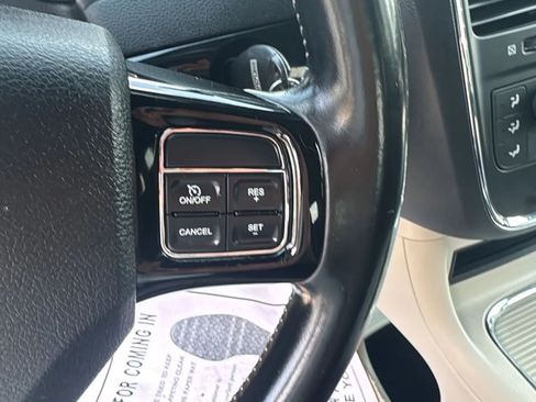 Used 2020 Dodge Grand Caravan SXT FWD image 15