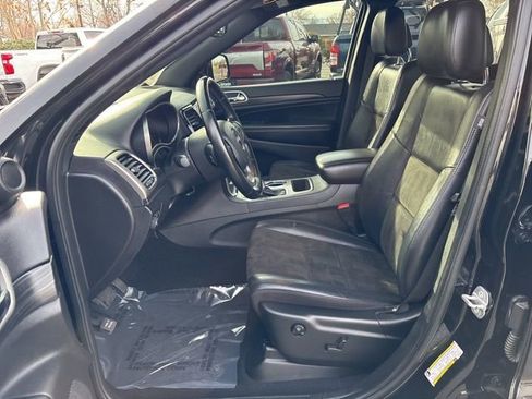 Used 2021 Jeep Grand Cherokee Laredo X image 14