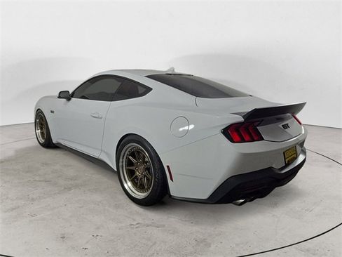 Used 2024 Ford Mustang GT Premium image 3