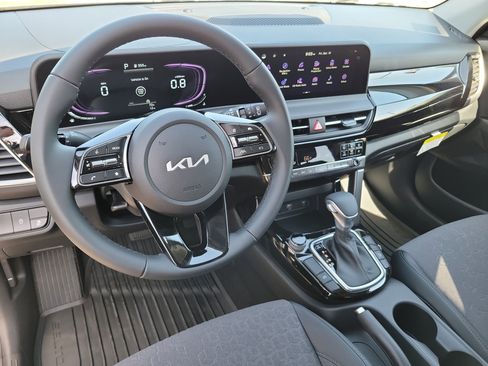 New 2026 Kia Seltos S FWD image 2