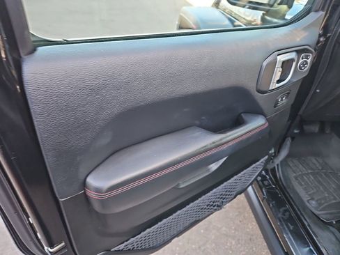 Used 2019 Jeep Wrangler Unlimited Rubicon AWD/4WD image 12