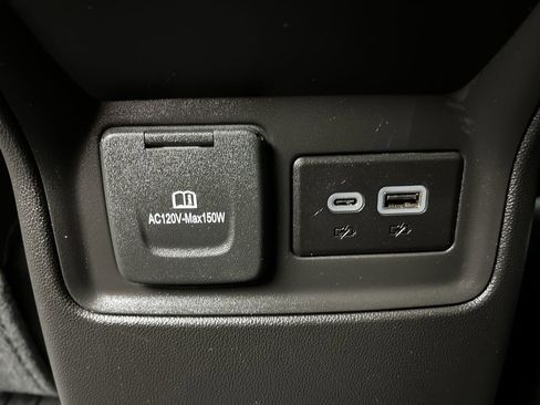 Certified 2023 GMC Acadia SLE w/ Driver Convenience Package image 12