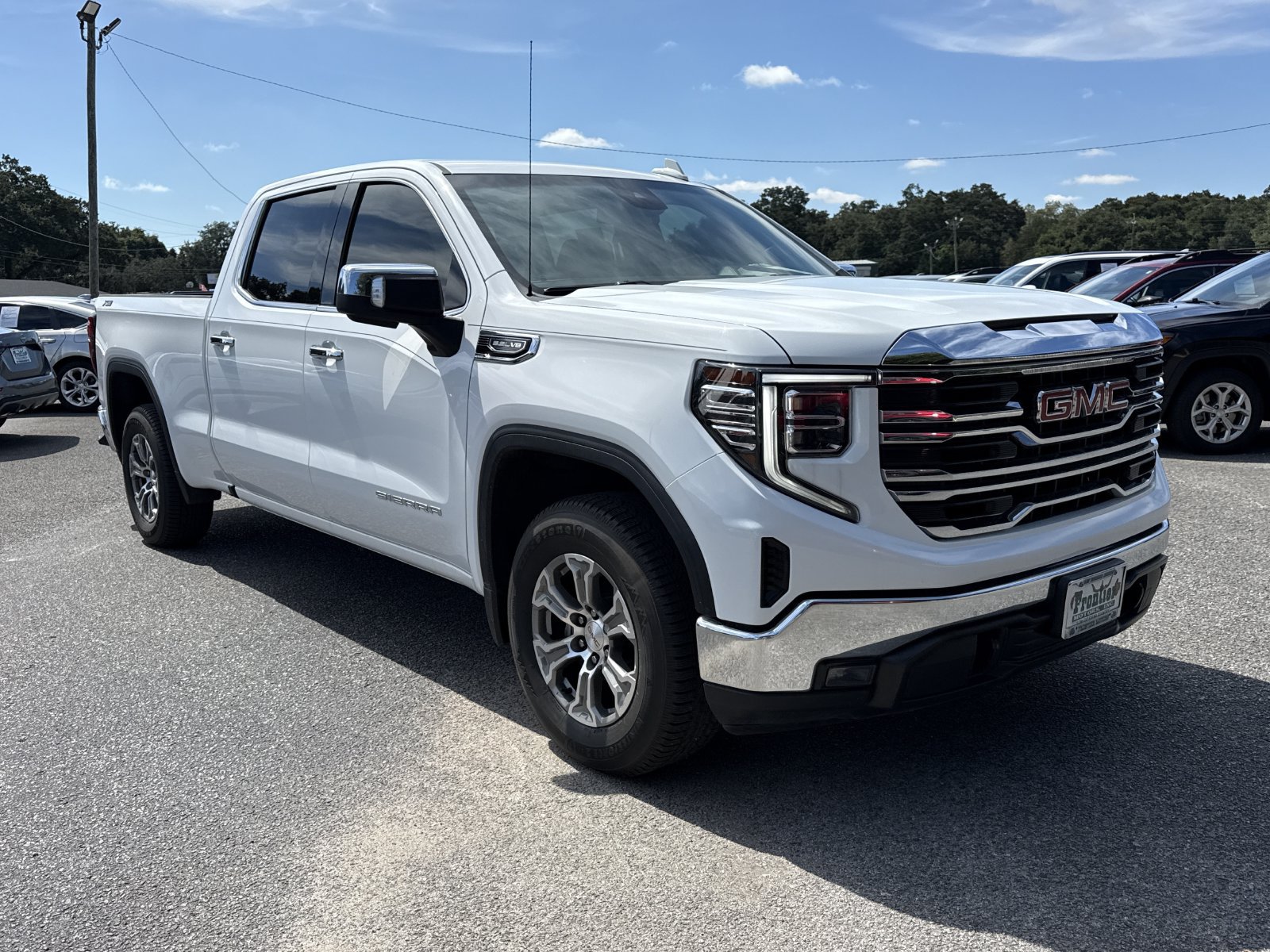 Used 2023 GMC Sierra 1500 SLT w/ X31 Off-Road Package AWD/4WD image 7