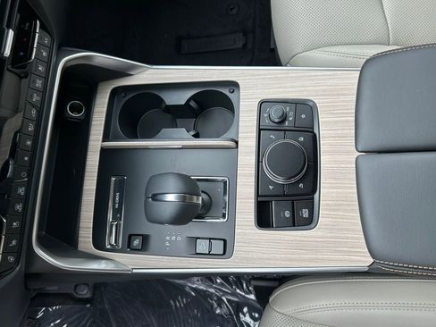 New 2026 MAZDA CX-90 Plug-In Hybrid w/ Preferred AWD/4WD image 18