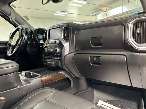 Used 2019 GMC Sierra 1500 SLT w/ SLT Premium Package image 17