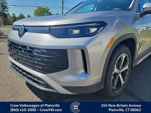 New 2025 Volkswagen Tiguan SE image 23