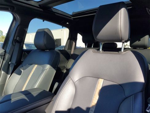 Used 2025 MAZDA CX-70 Plug-In Hybrid w/ Premium Plus image 14