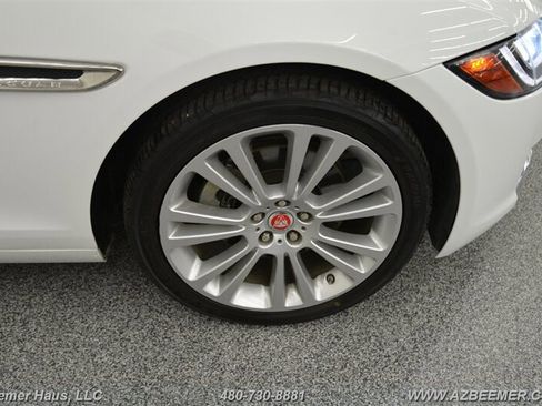 Used 2020 Jaguar XF Premium image 46