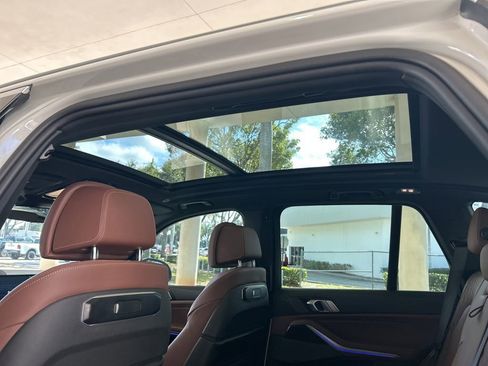 Used 2025 BMW X5 xDrive50e image 48